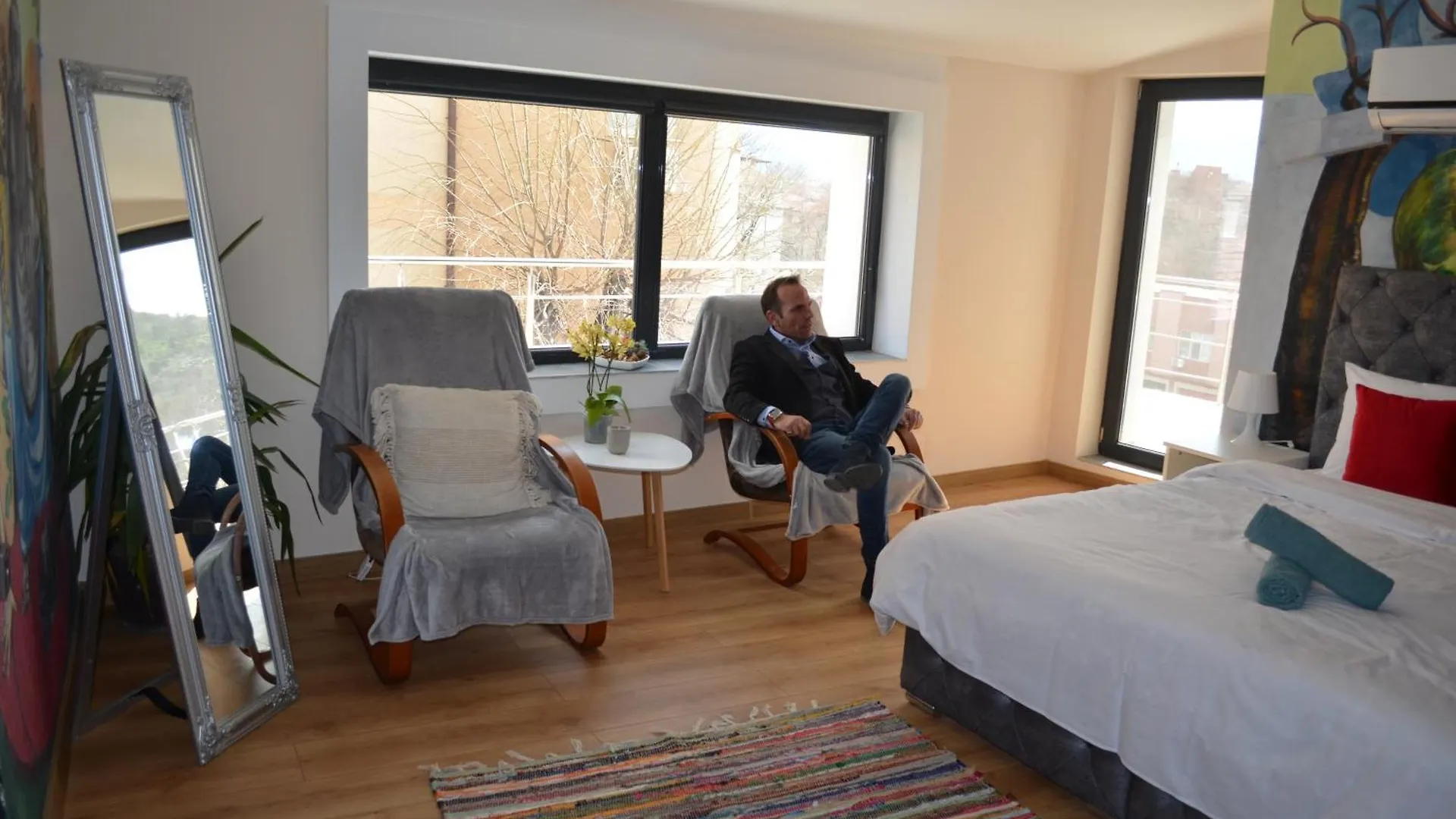 アパート プロヴディフArtistic Loft With Amazing View, Mrenicovアパートメント