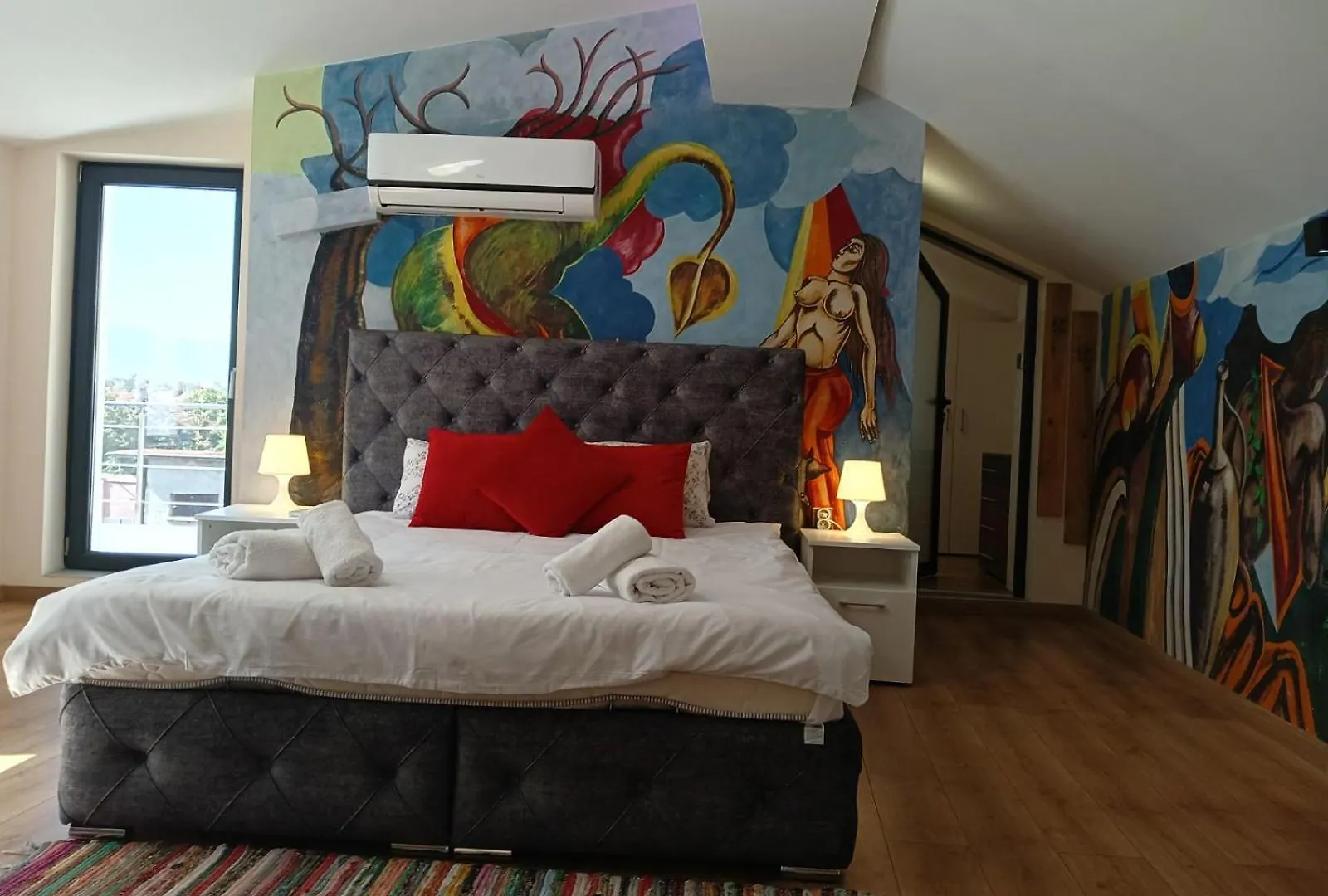 アパート プロヴディフArtistic Loft With Amazing View, Mrenicovアパートメント ブルガリア