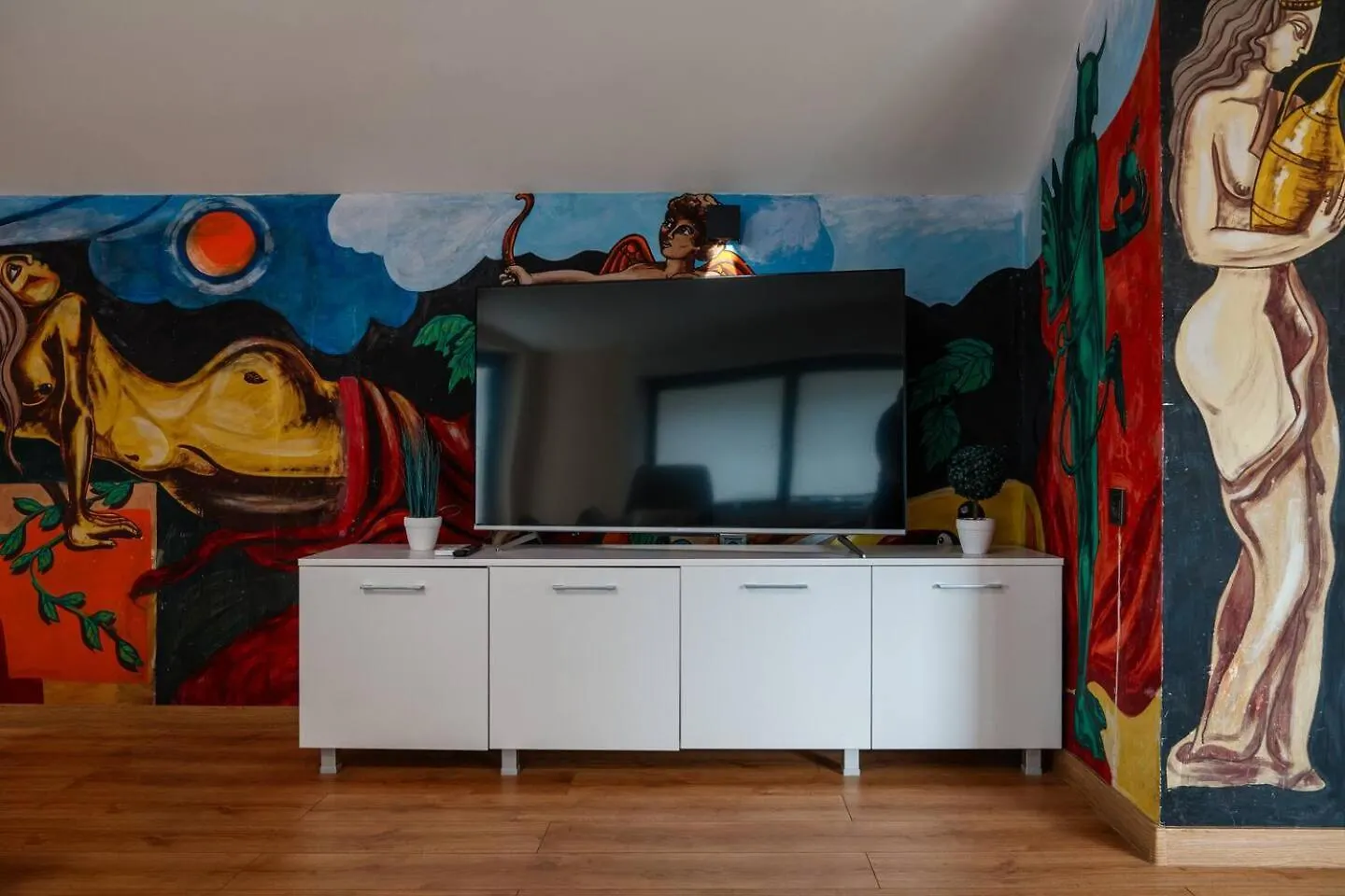 Artistic Loft With Amazing View, Mrenicov Apartment Plovdiv Bulgaria